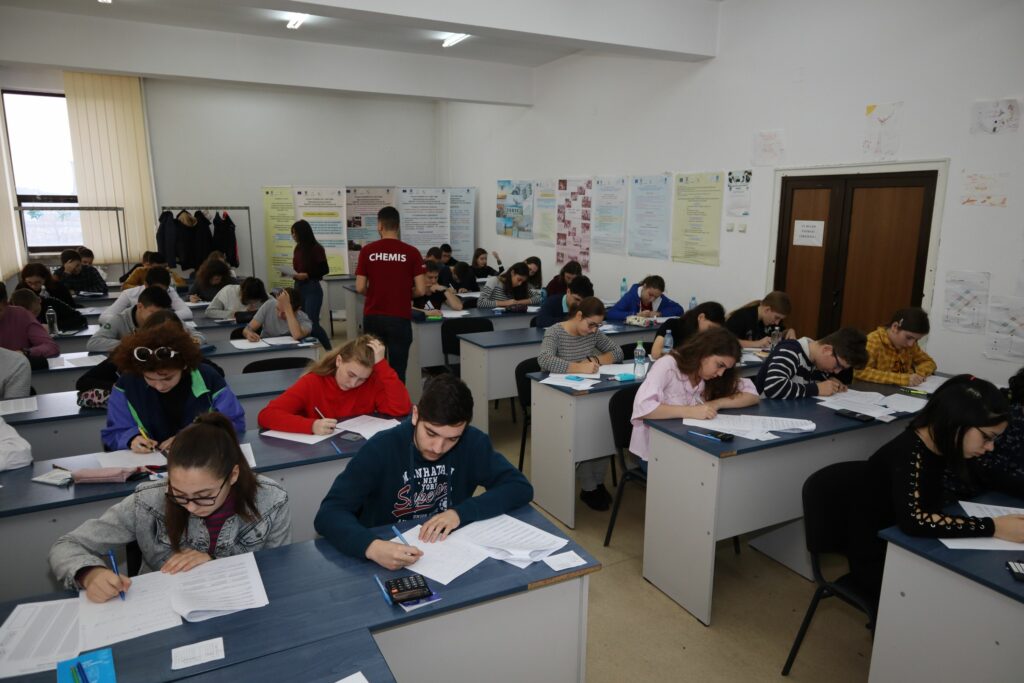 Survive coin Aunt TUIASI: 1.000 de elevi se întrec în prima ediție online a Concursului  „Acad. Cristofor Simionescu” - VIVA FM