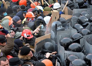 TOPSHOTS-UKRAINE-EU-RUSSIA-UNREST-POLITICS-DEMO